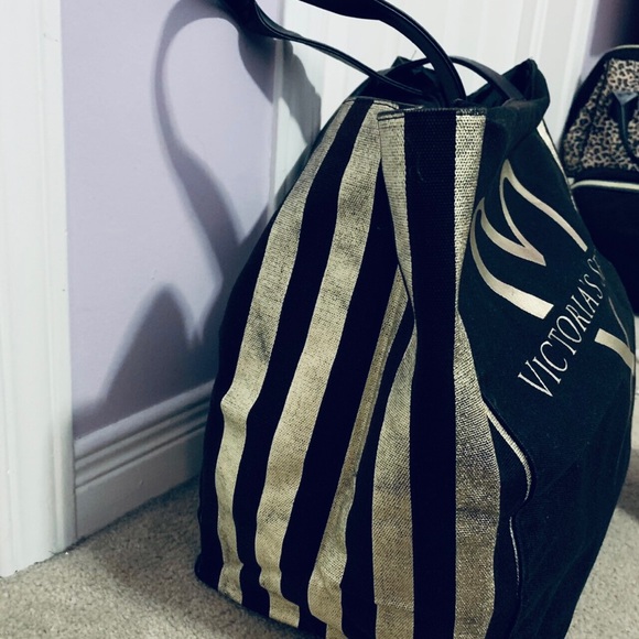 Victoria secret shoulder đź’Ľ - Picture 4 of 4